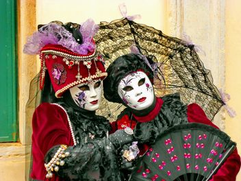 people in masks on carnival - image #333669 gratis